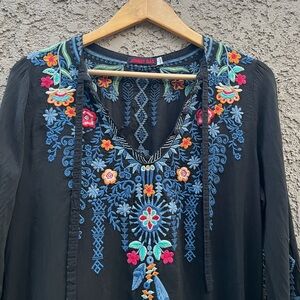 Johnny Was Chelsea embroidered blouse / small